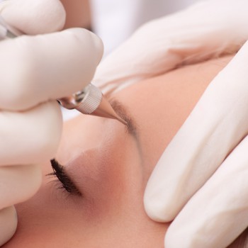 Sourcils en entier Brigitte-Beauté Genève